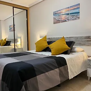 https://apartamento-torrequebrada-benalmadena.1costadelsol.com